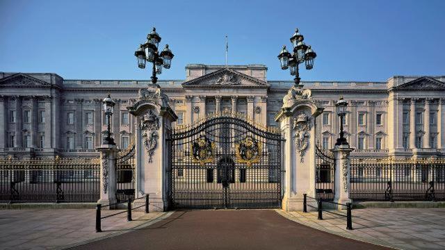 Exclusive 2 Bedroom Flat Near Buckingham Palace ลอนดอน ภายนอก รูปภาพ